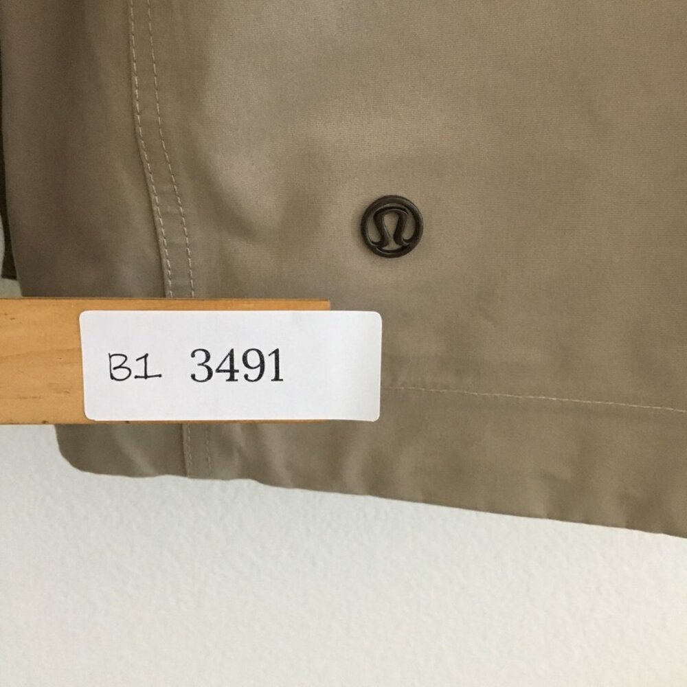 LULULEMON Gathering Storm Short Jacket Womens Size 4 Waterproof Windproof Beige - Picture 16 of 16
